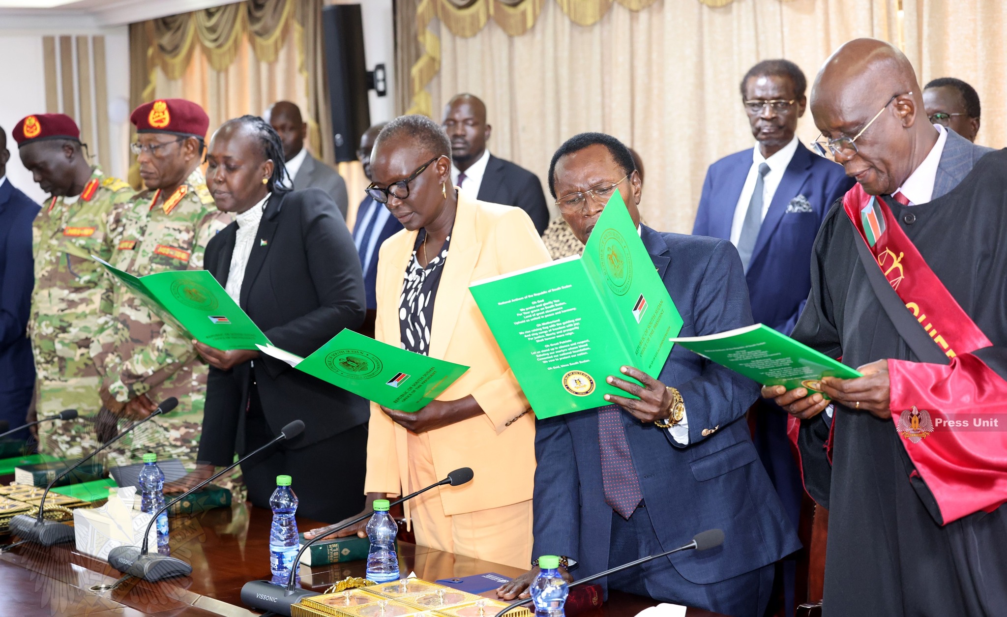Kiir oversees oath of new officials, calls for professional conduct