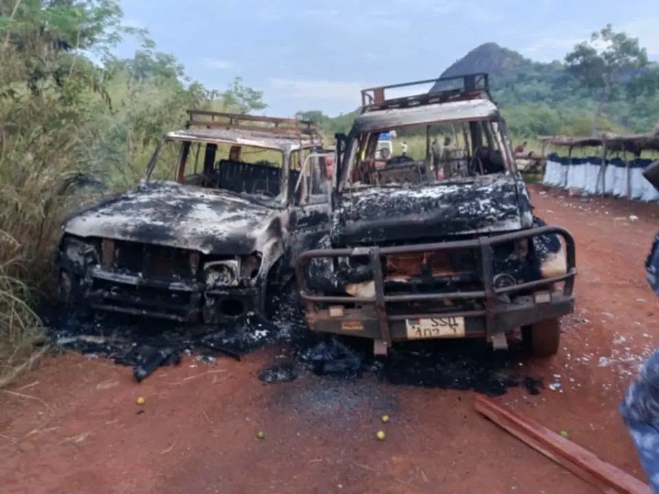 Over 20 passengers missing as three vehicles burned